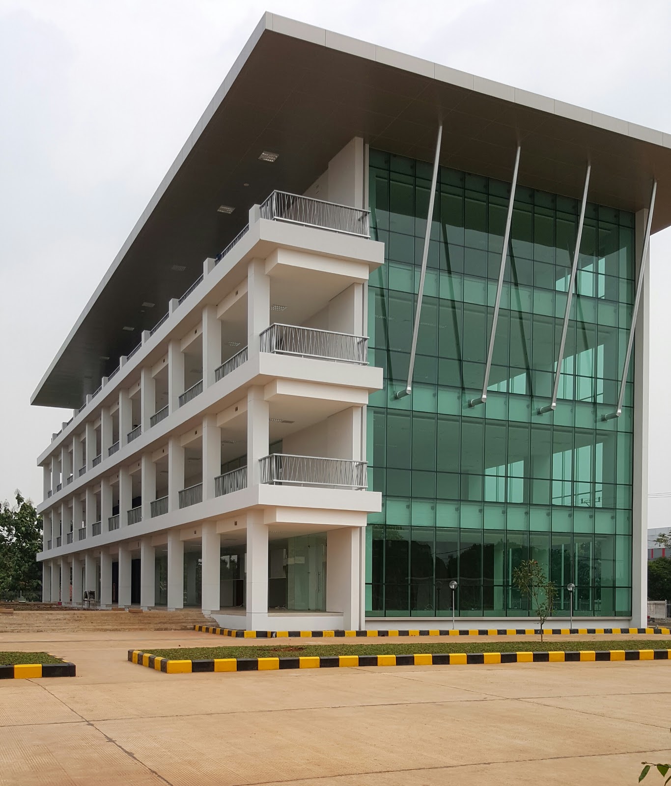 STIE & MANAGEMENT - TRISAKTI