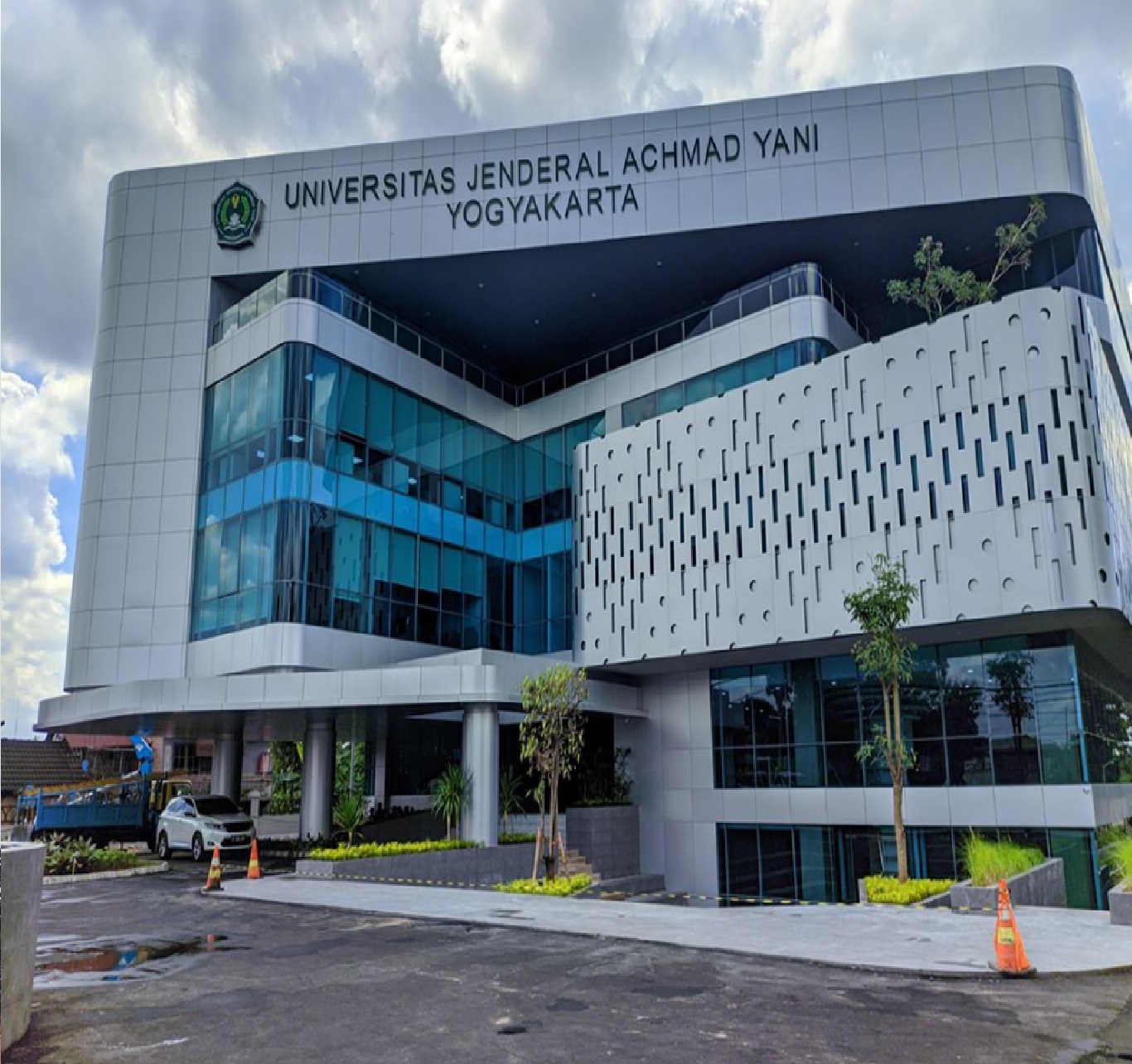 Universitas Jend Achmad Yani